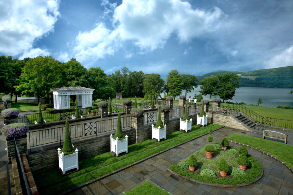 bWFpbi9waG90b3MvZ2FsbGVyeS9hLm1haW5fZmVuaW1vcmVfdGVycmFjZV9hbHRza3lfY2gyMDE1LmpwZw== Fenimore Art Museum, 1